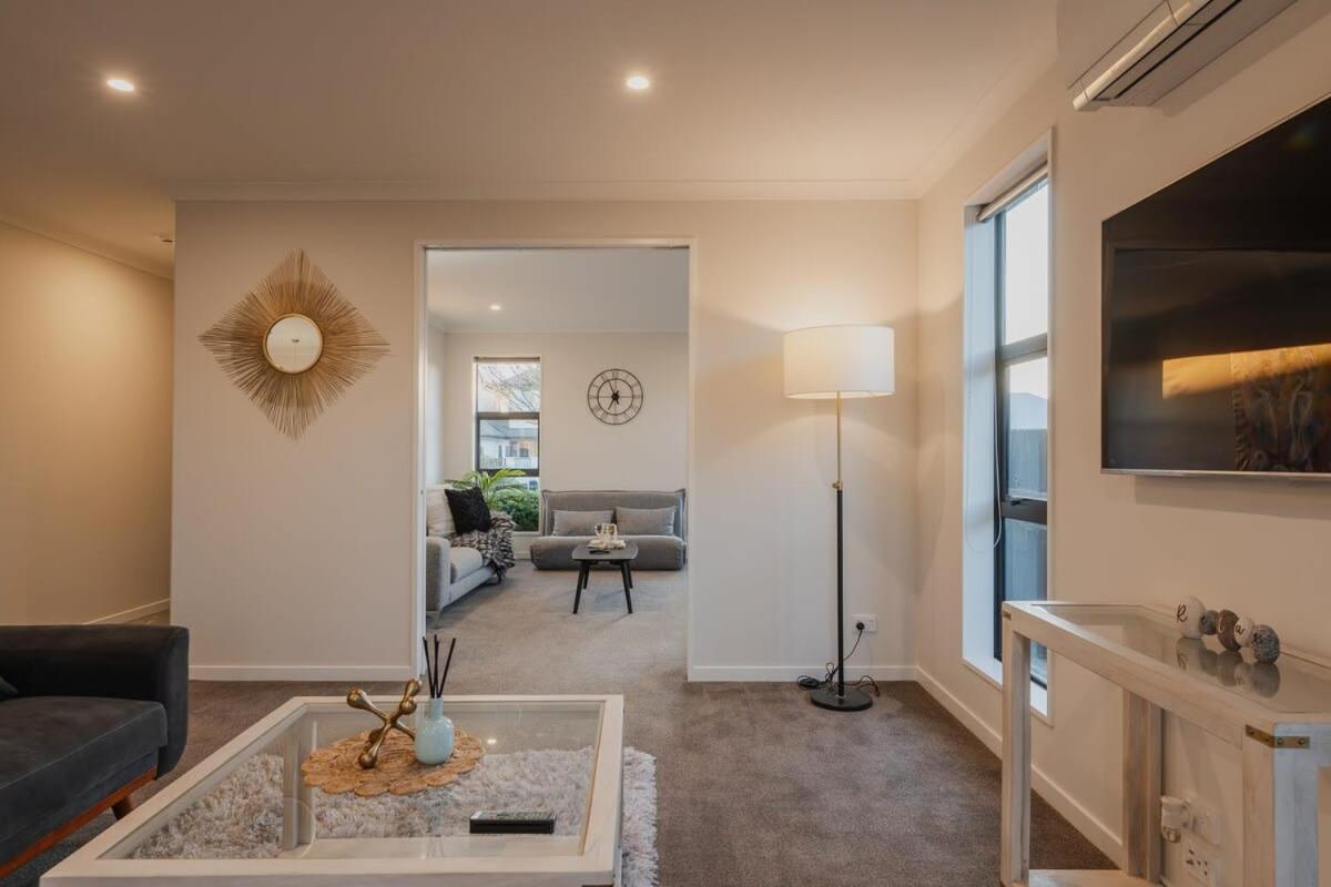 Elegant 3Br Home On Mustang Avenue Christchurch Exterior foto